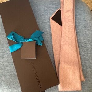 Louis Vuitton Pink Men’s tie with box
